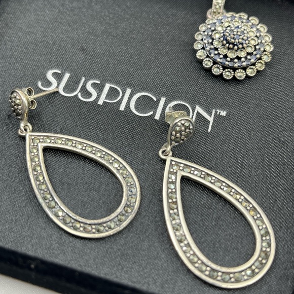 Vintage Suspicion Marcasite Pendant & Teardrop Earrings Set - Picture 3 of 17